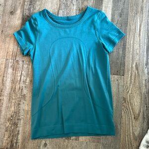 Lululemon relaxed swiftly tech